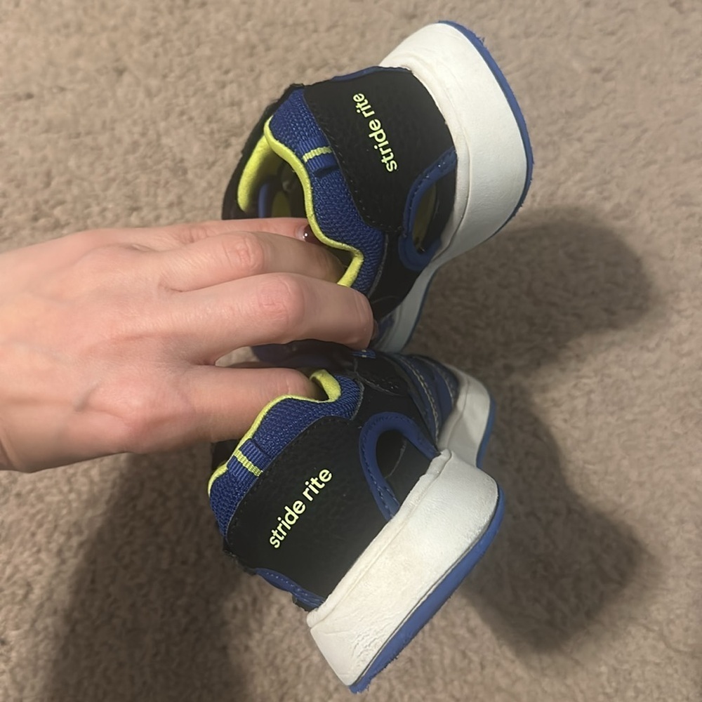 Stride Rite Boys Water Shoes size 11 - Picture 3 of 5